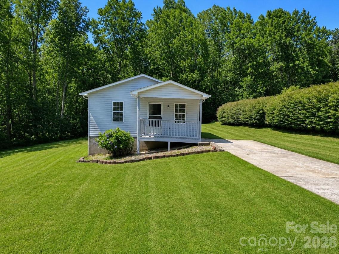 4843 Mayfield Dr., Granite Falls, NC 28630