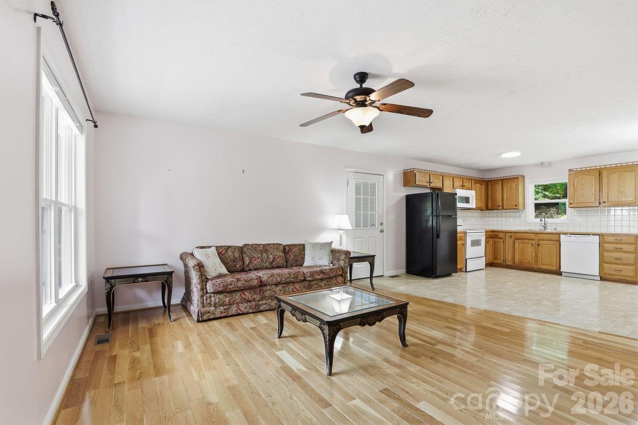 15 Valley St., Granite Falls, NC 28630