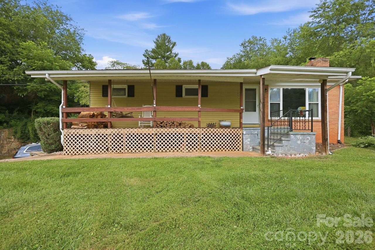 2034 Pisgah Dr., Canton, NC 28716