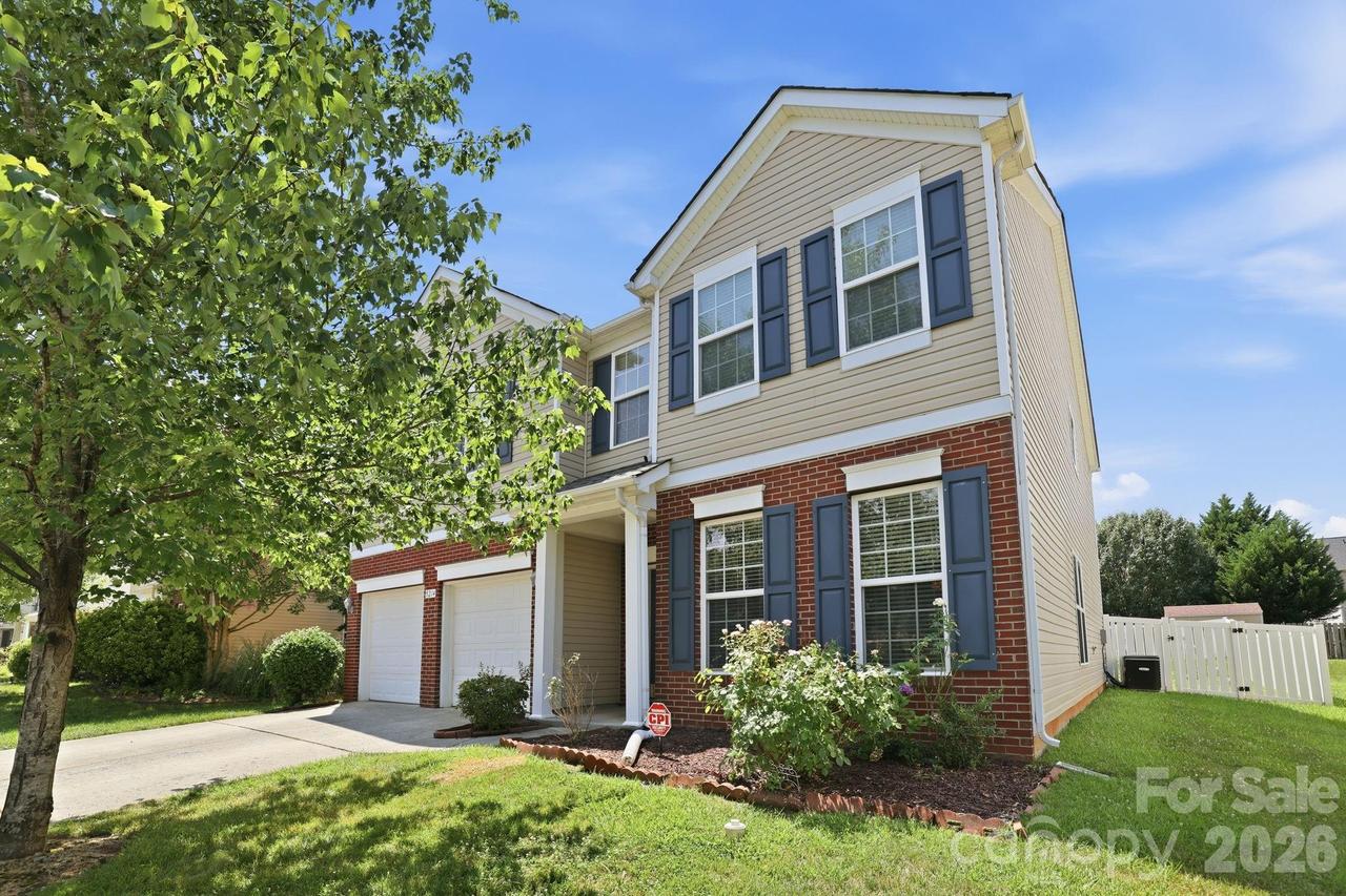 5214 Coffeeberry Ln., Charlotte, NC 28227