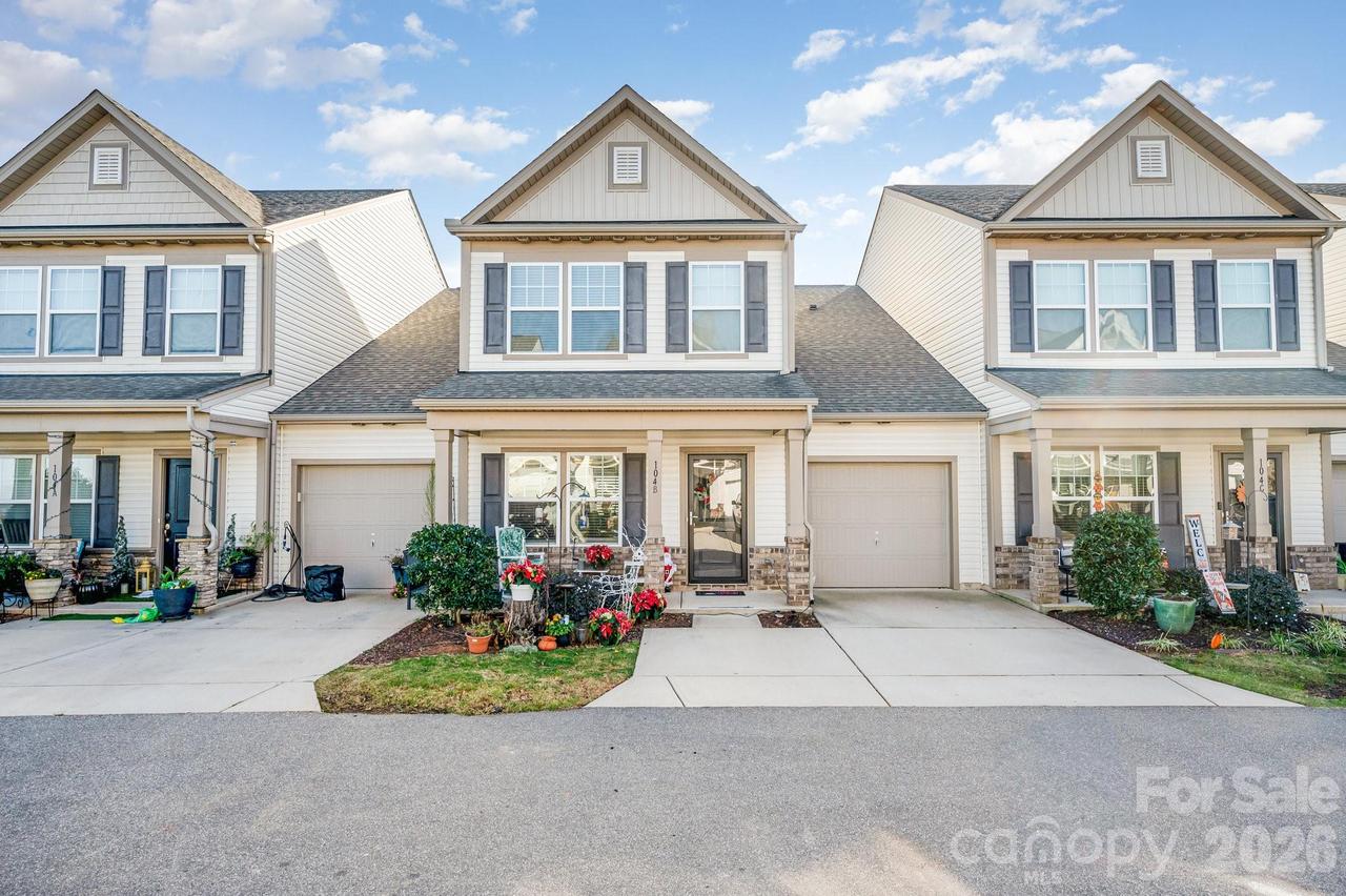 104 Blackstone Ct., Statesville, NC 28677