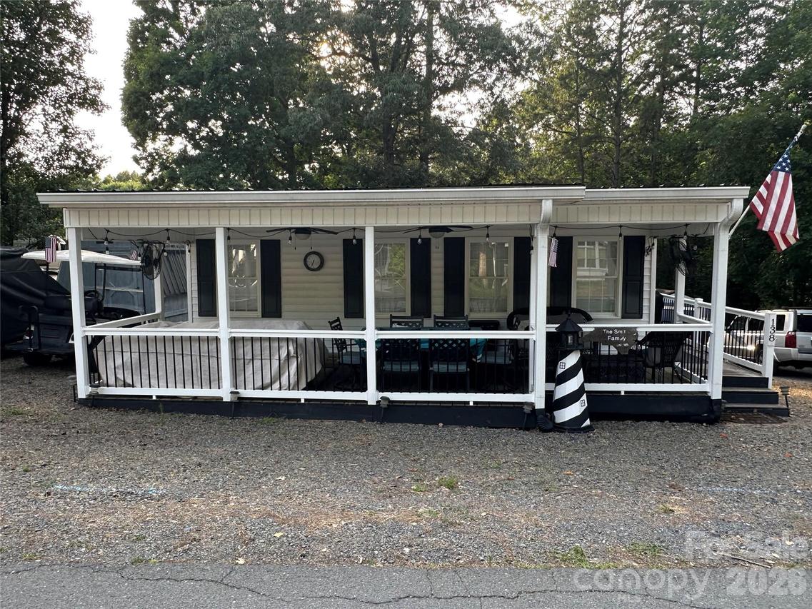 138 Marina Dr., New London, NC 28127