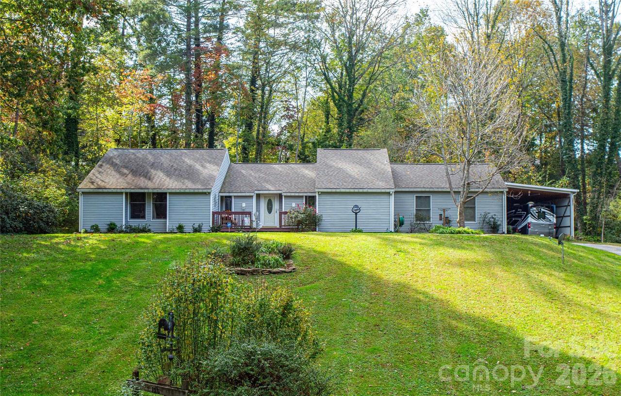 120 Baldmar Rd., Hendersonville, NC 28791