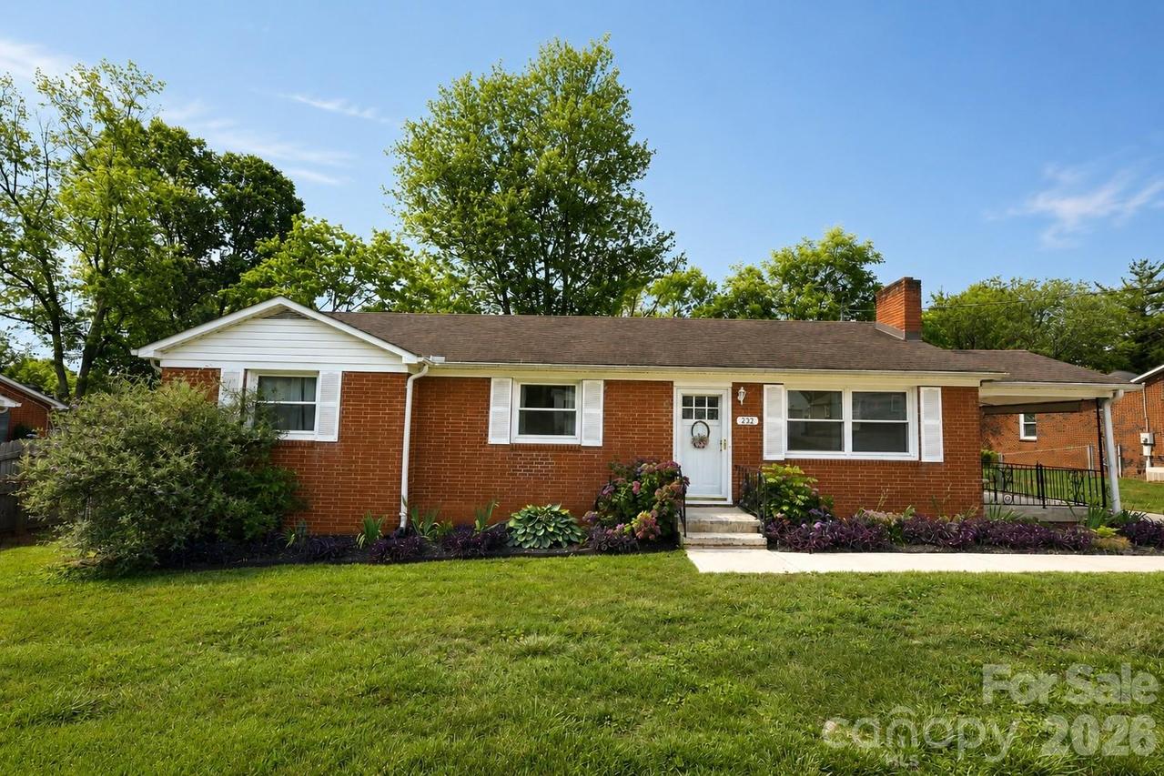 232 Hartness Rd., Statesville, NC 28677