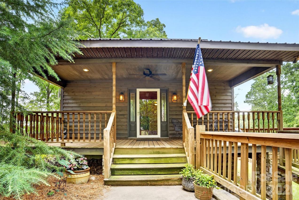 108 Beach Dr., New London, NC 28127