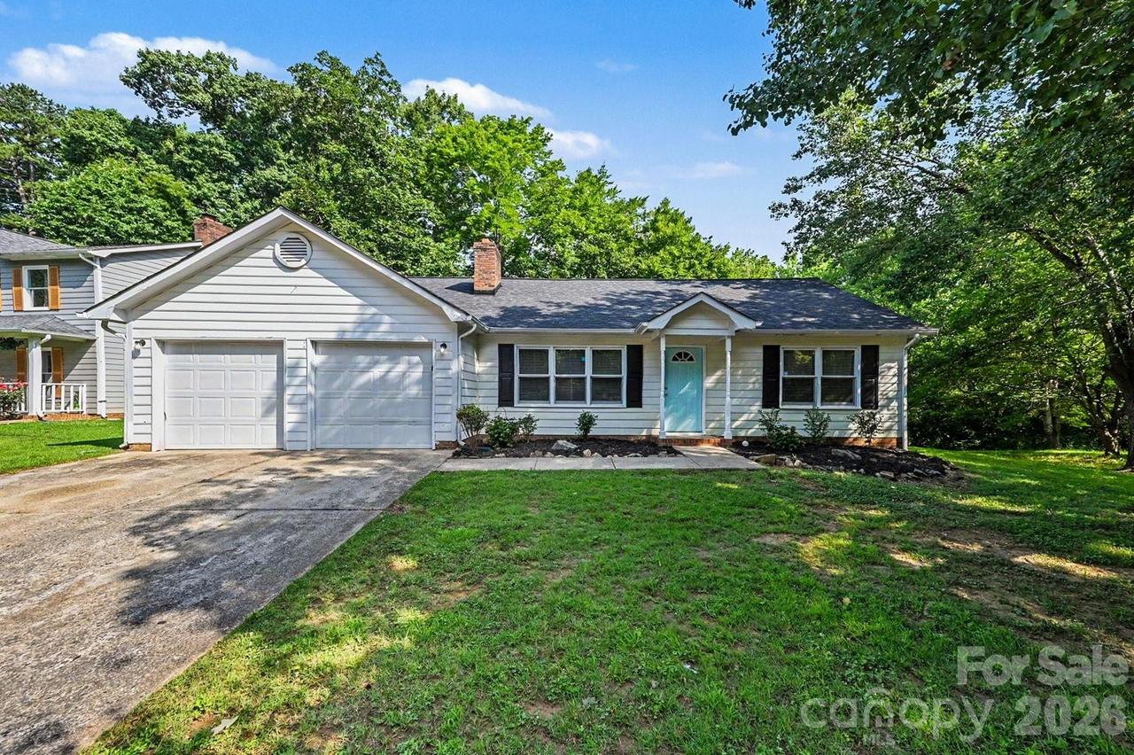 6804 Streamside Dr., Charlotte, NC 28212