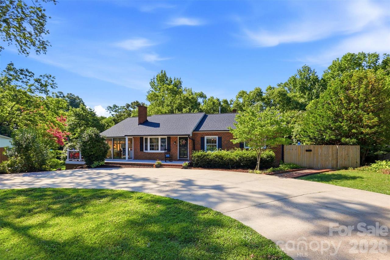 2201 Armstrong Park Dr., Gastonia, NC 28054