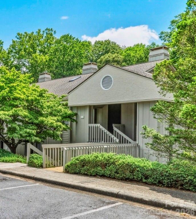 106 Abbey Cir., Asheville, NC 28805