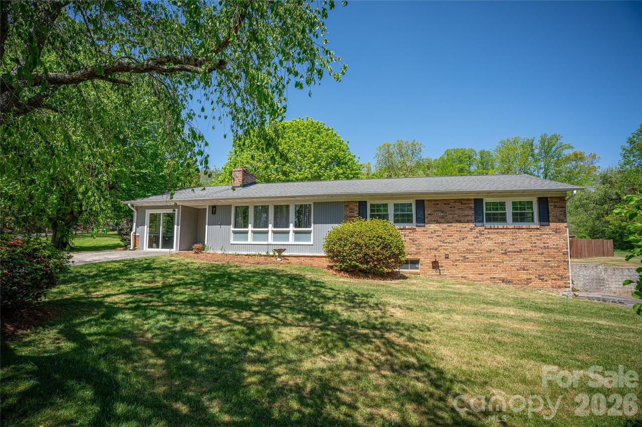 7 Lula Cove Rd., Weaverville, NC 28787