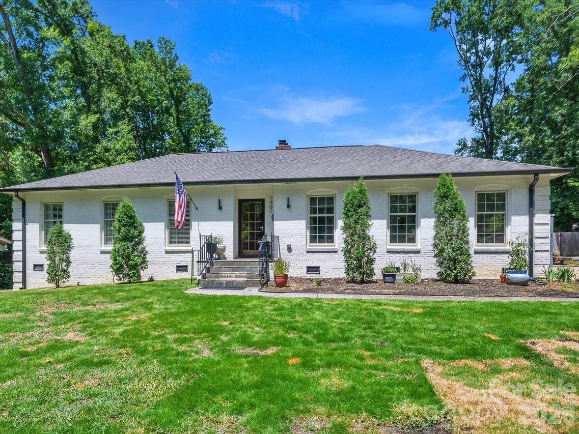 1401 Worcaster Pl., Charlotte, NC 28211
