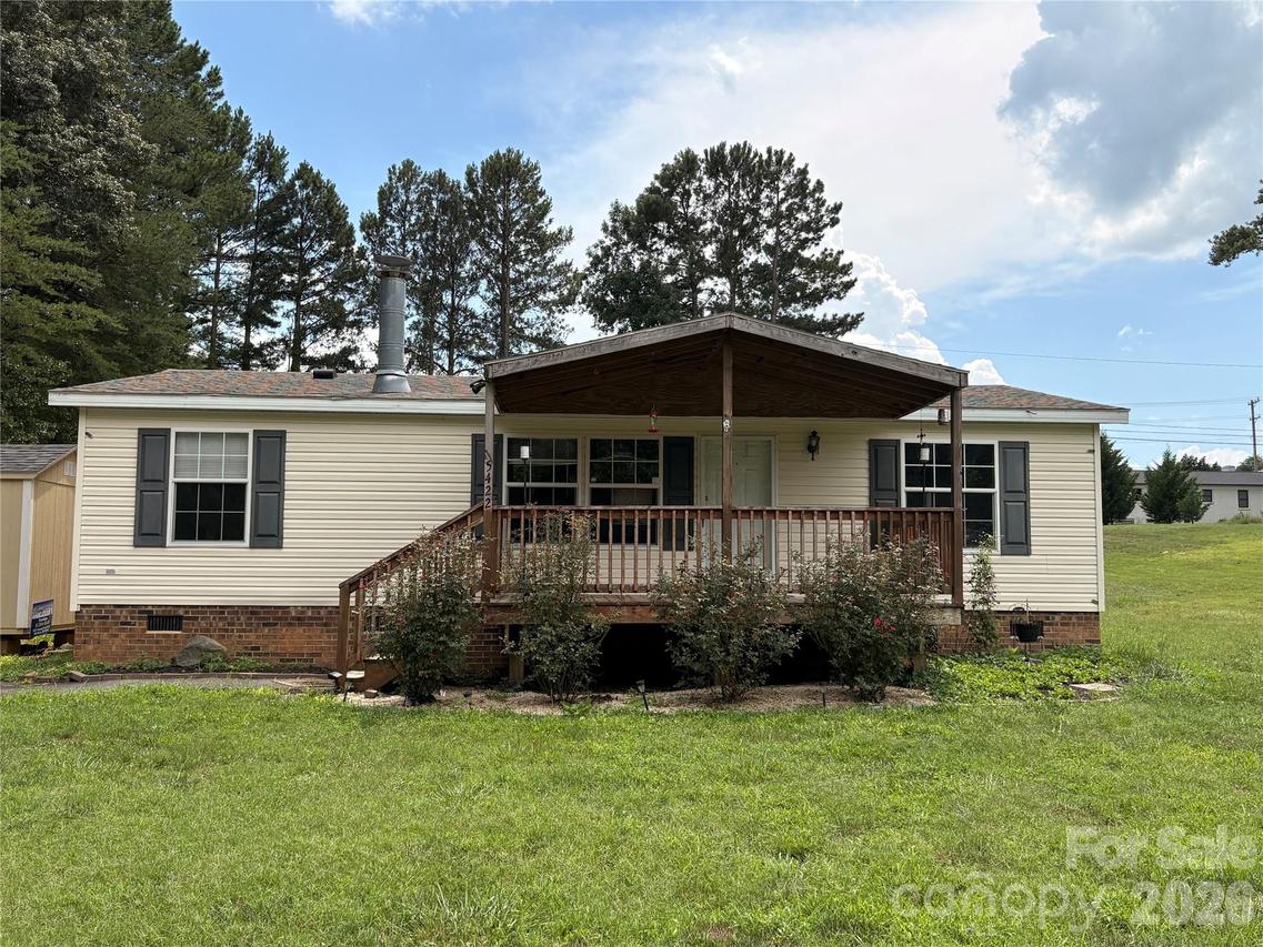 5422 Wrenn Dr., Denver, NC 28037
