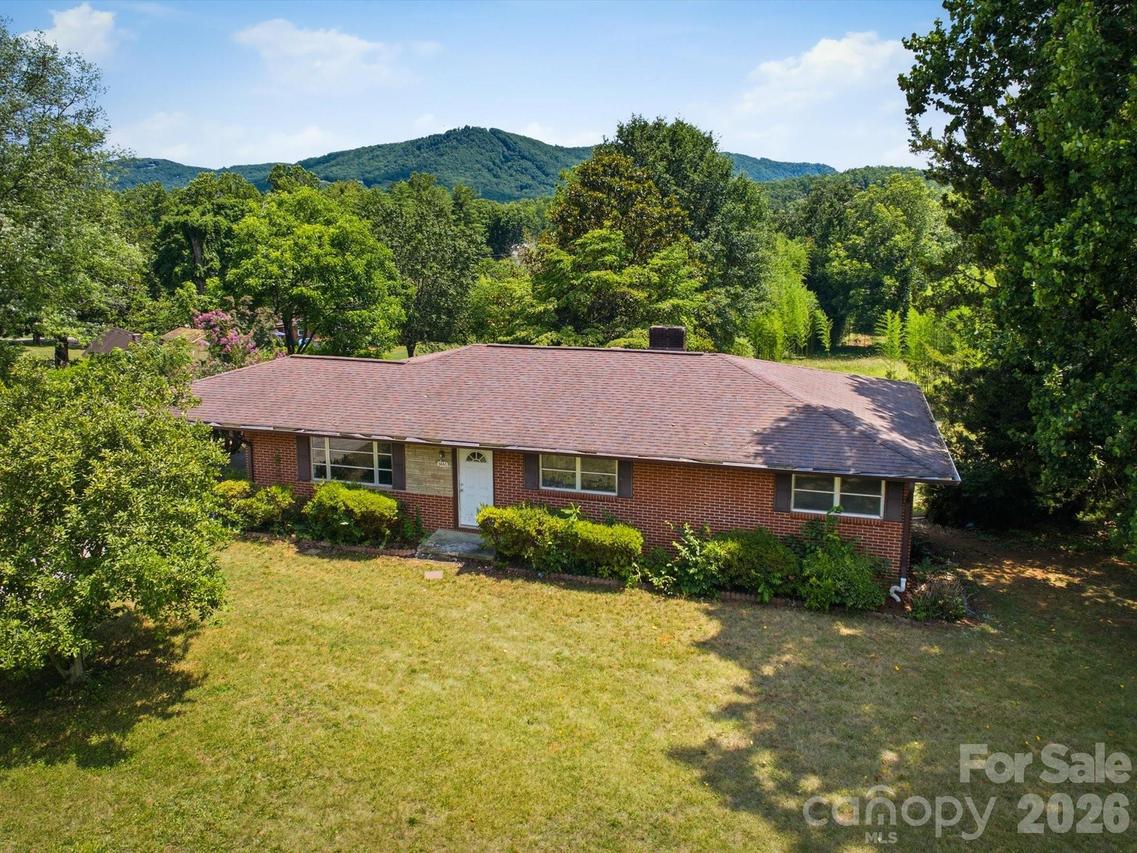 3446 Brandon Rd., Morganton, NC 28655
