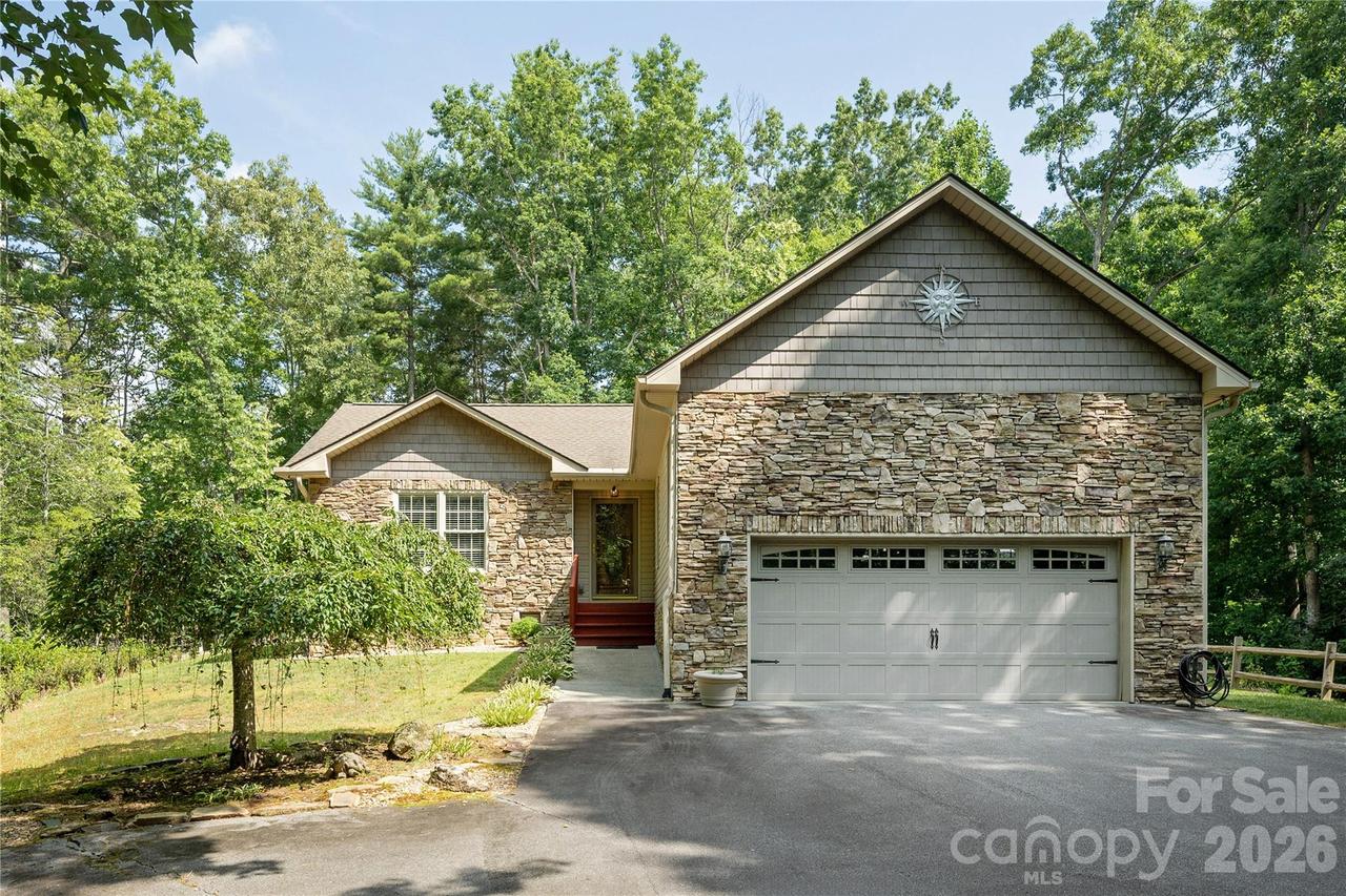 59 Smalltown Tr., Brevard, NC 28712
