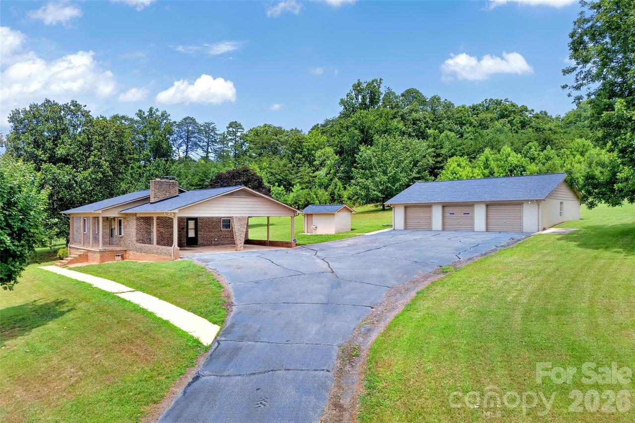5882 Harmony Grove Rd., Nebo, NC 28761