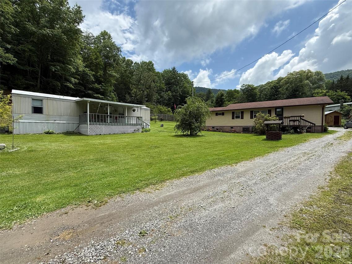 4126 & 4128 Pumpkintown Rd., Sylva, NC 28779