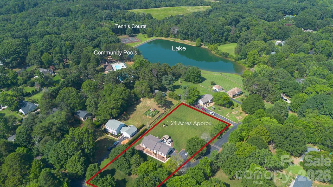 3231 Windrow Ln., Matthews, NC 28105