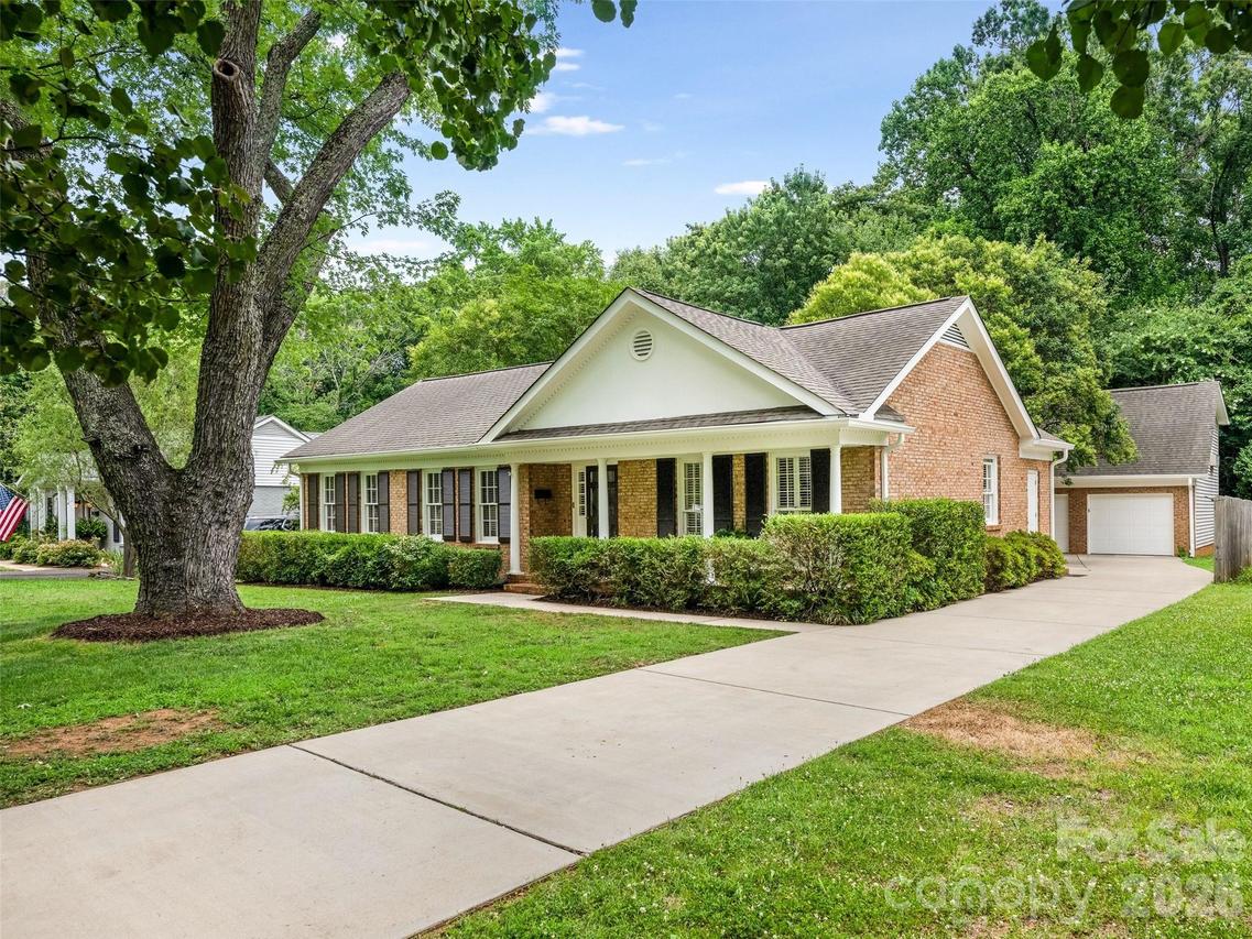 5020 Glenbrier Dr., Charlotte, NC 28212