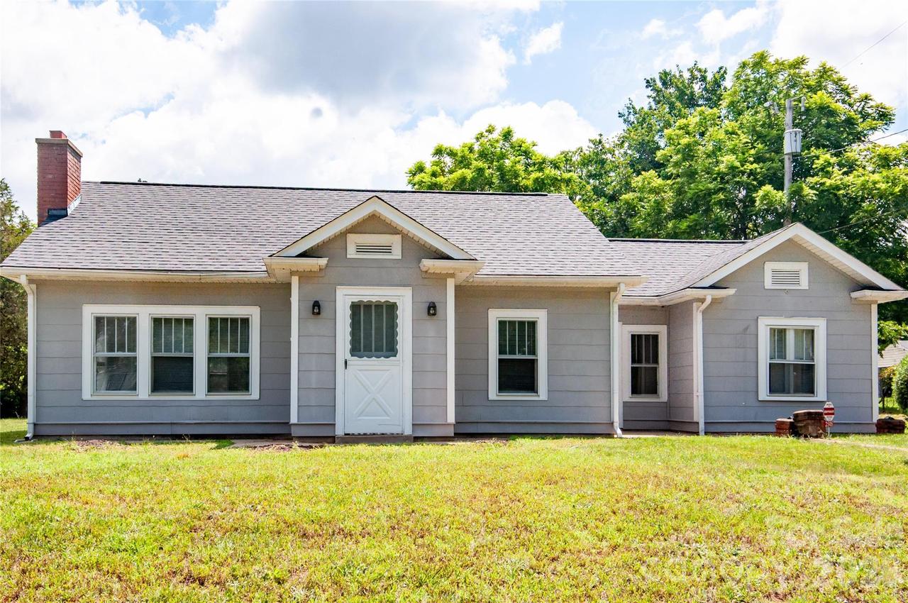 2505 Shelton Ave., Statesville, NC 28677