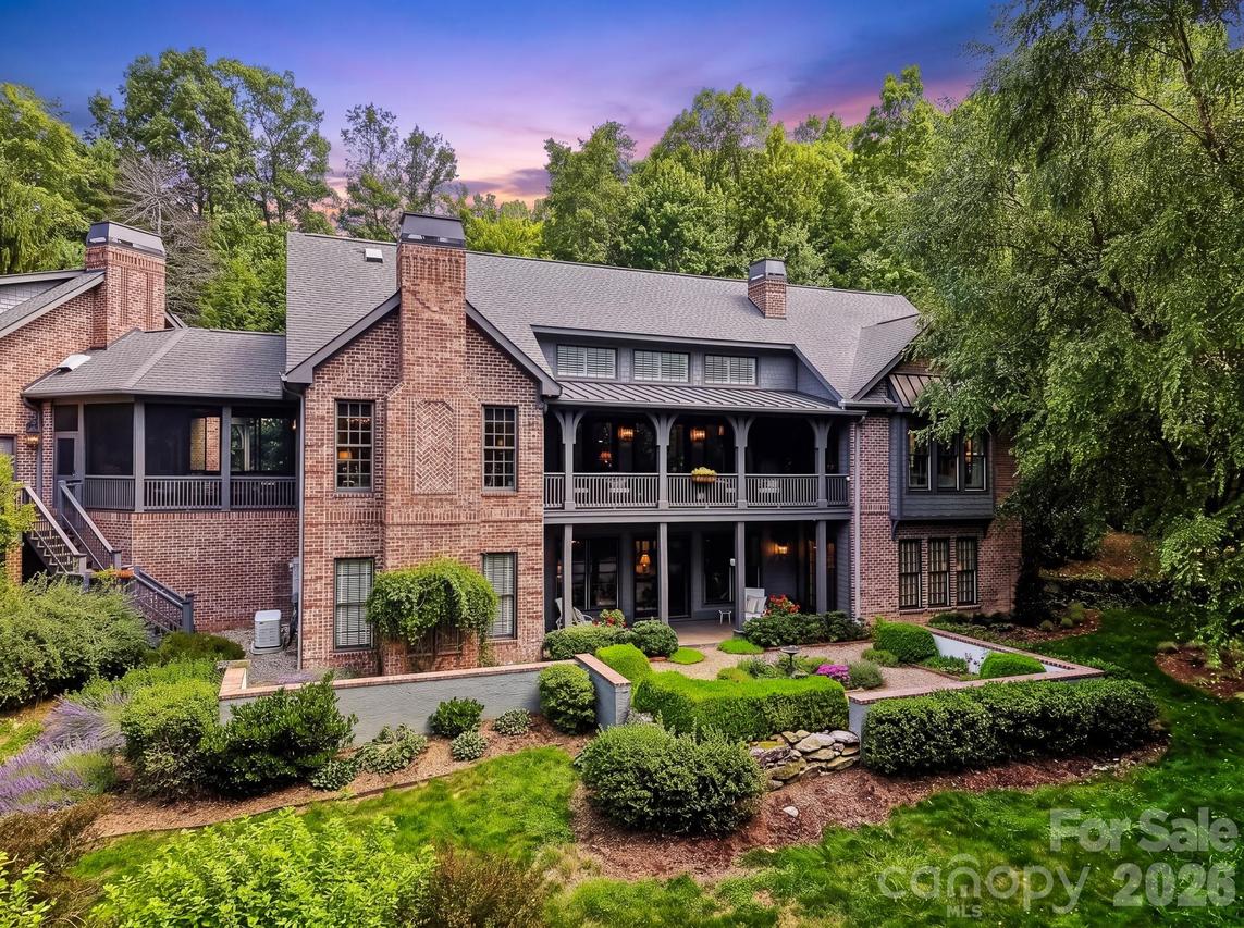1333 Solomon Cir., Hendersonville, NC 28739