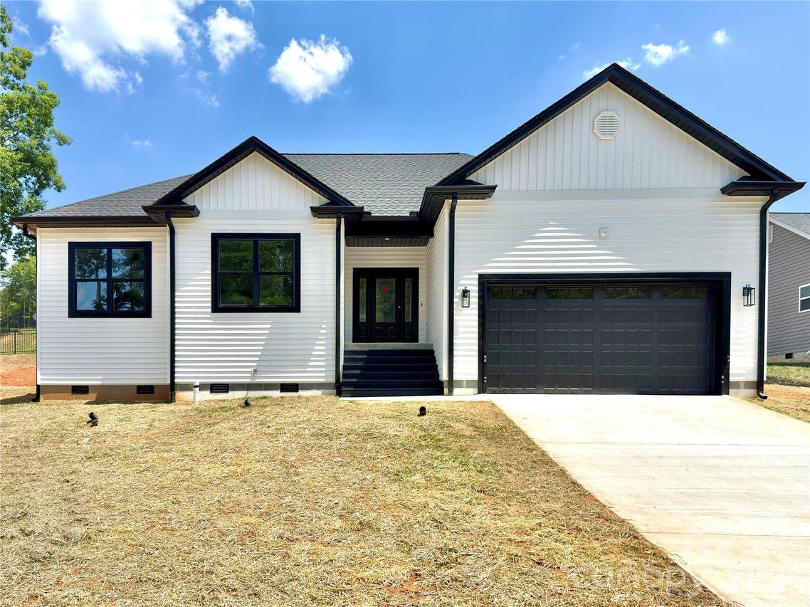 1204 Spring Time Ct., Lenoir, NC 28645