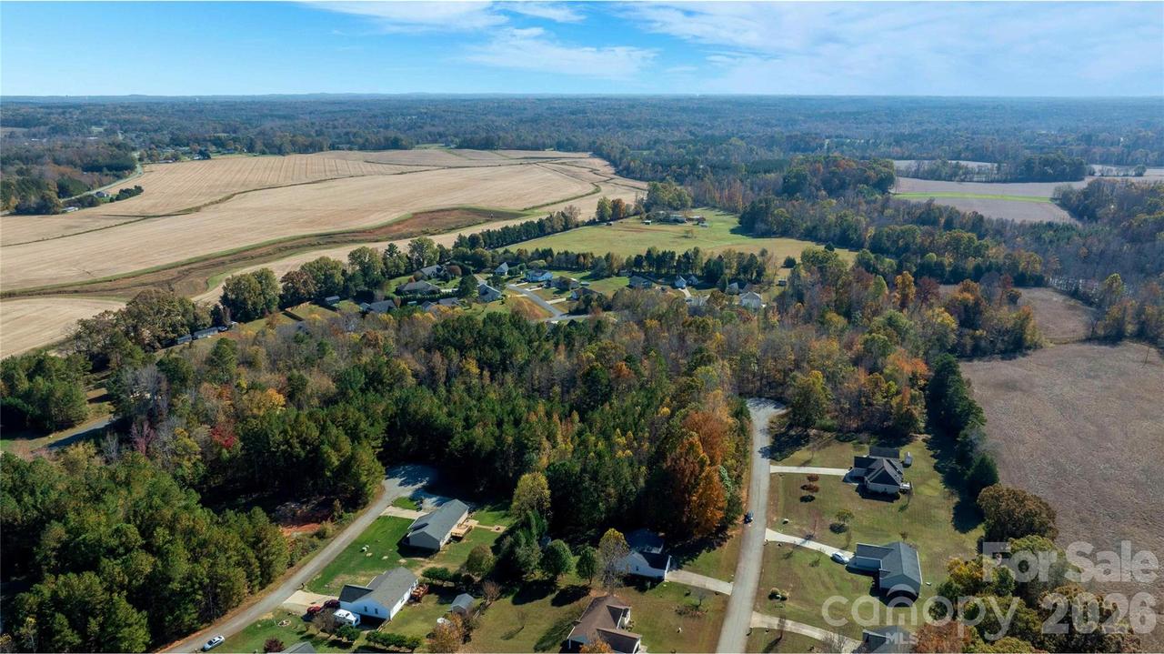 1120 Bearwick Ct., Woodleaf, NC 27054