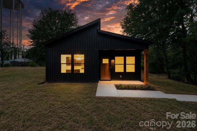 New Construction Homes For Sale This Week That Attend Hickory High: July 8th to July 14th