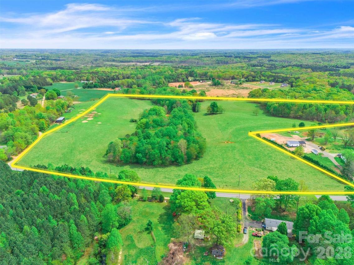 1376 Lowrance Rd., Catawba, NC 28609