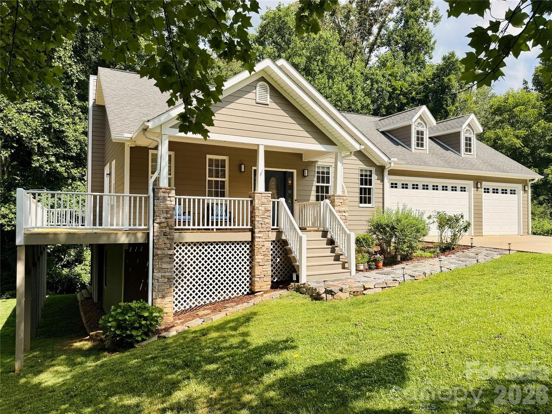 2 Birkdale Dr., Weaverville, NC 28787