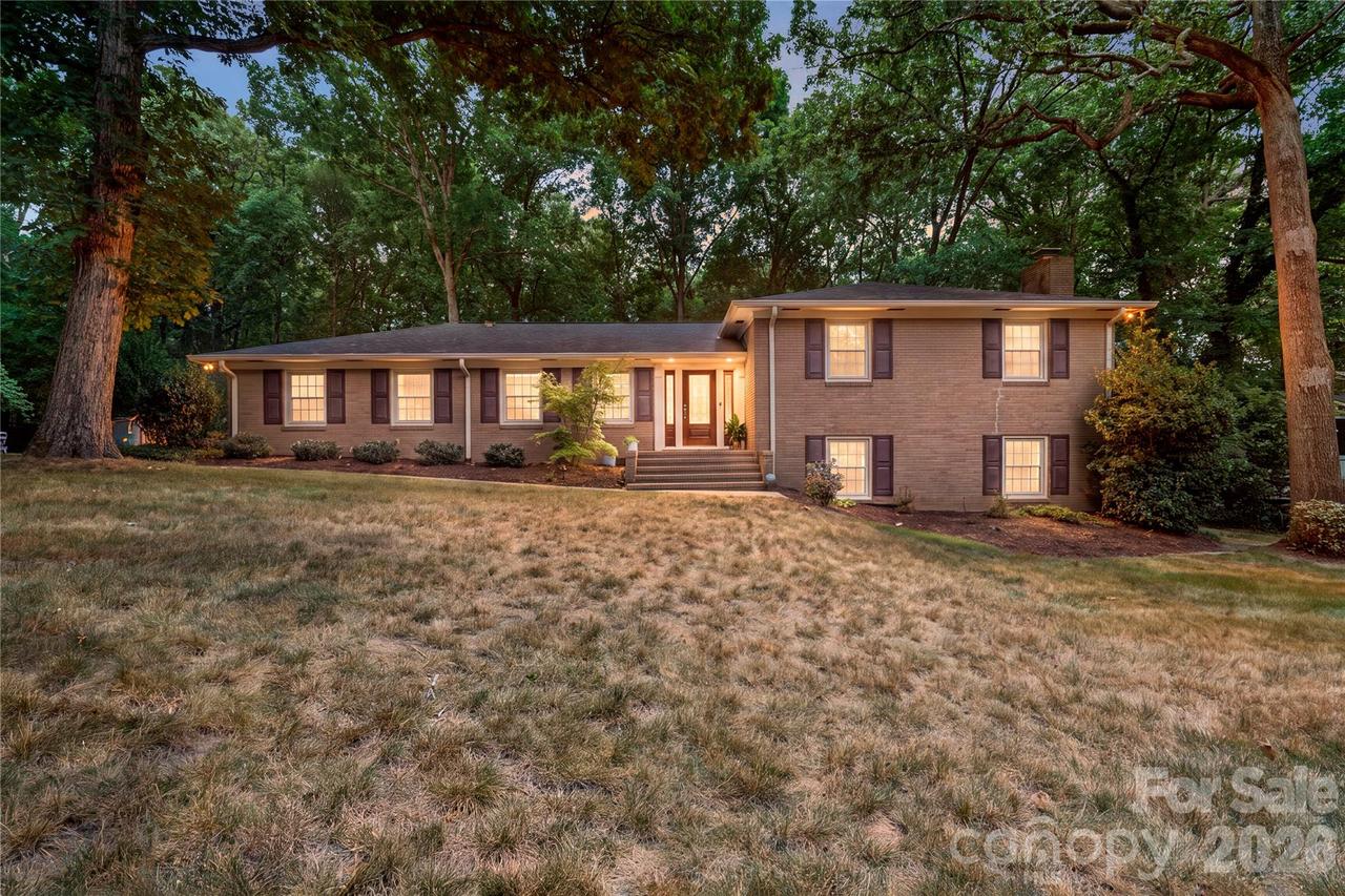1800 Lumarka Dr., Charlotte, NC 28212