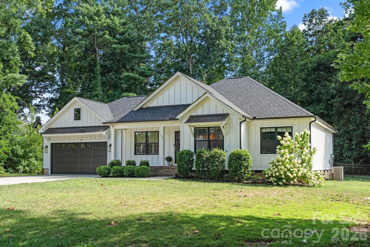 109 Logan Ln., Belmont, NC 28012