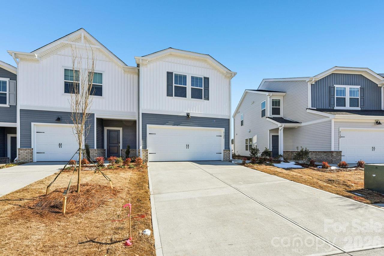 9028 Foggy Brook Loop, Charlotte, NC 28216