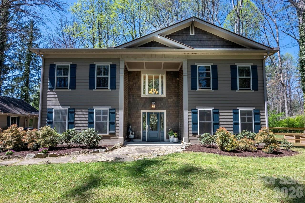214 Country Club Cir., Brevard, NC 28712