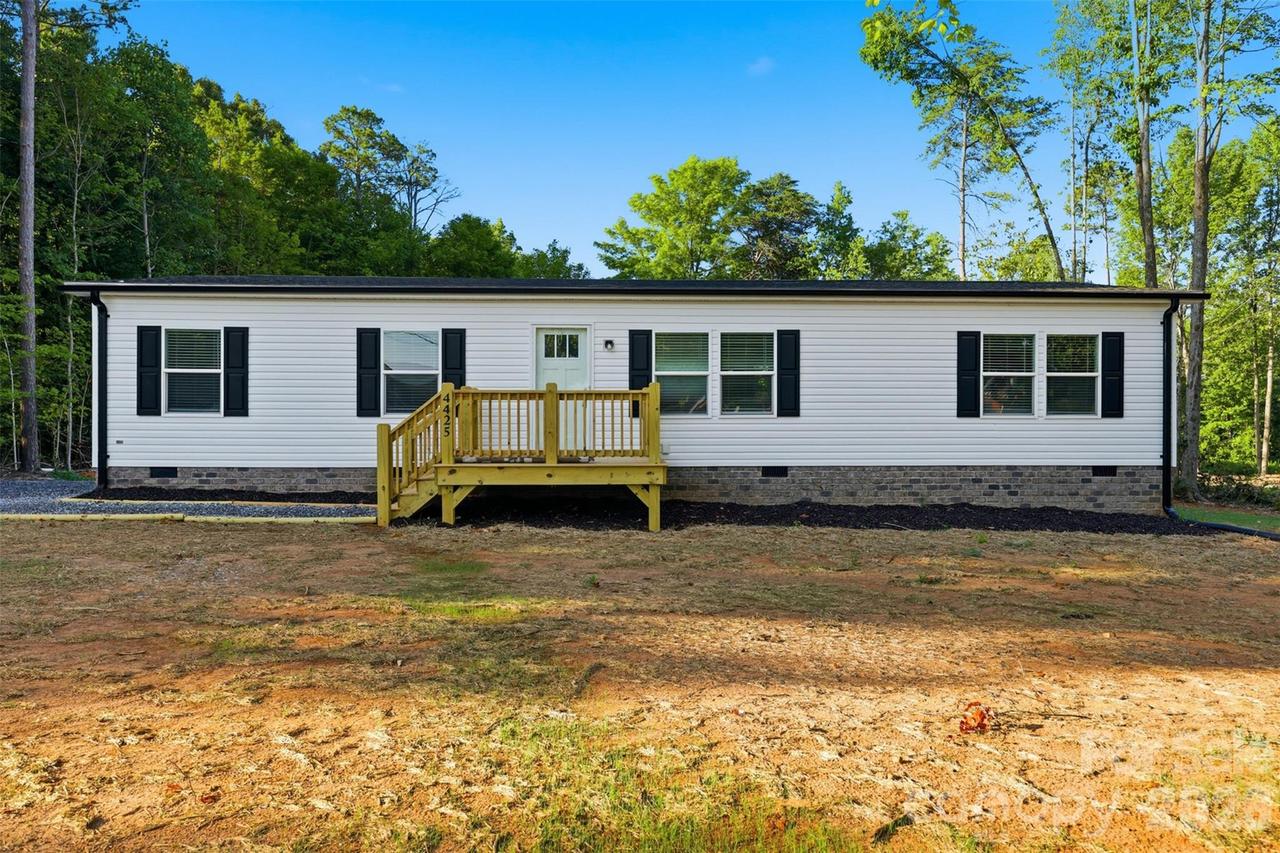 4425 Old Us 421 Hwy., Yadkinville, NC 27055
