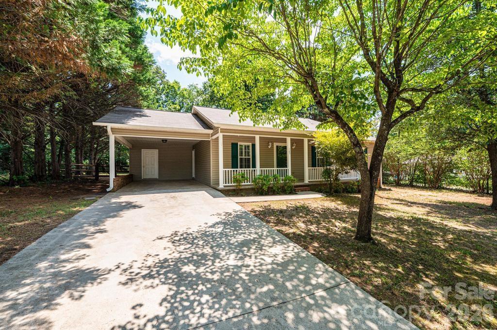 185 Hickman Ave., Hudson, NC 28638
