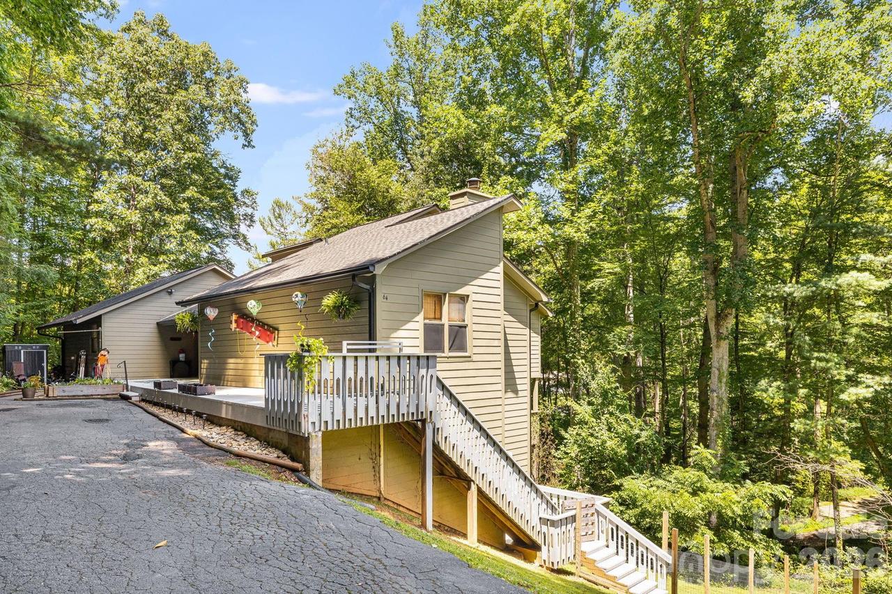 64 Big Spruce Ln., Waynesville, NC 28786