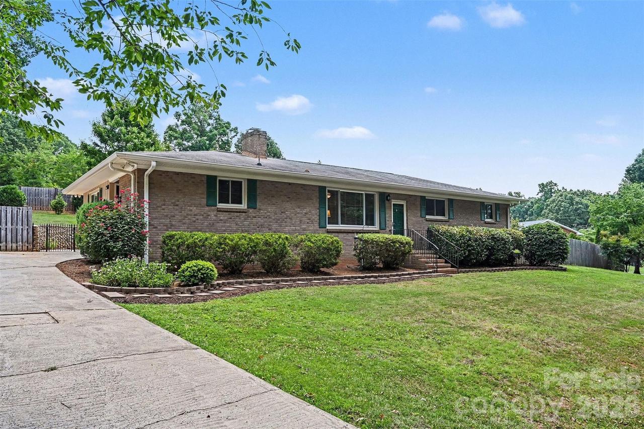 9050 Miriam Dr., Huntersville, NC 28078