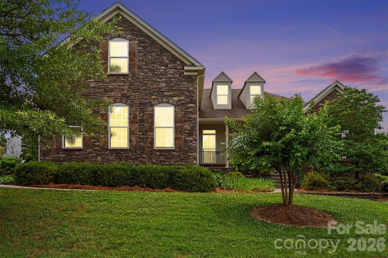 8432 Penton Pl., Harrisburg, NC 28075