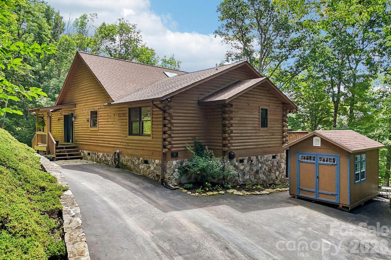 469 Tearshirt Ln., Mars Hill, NC 28754