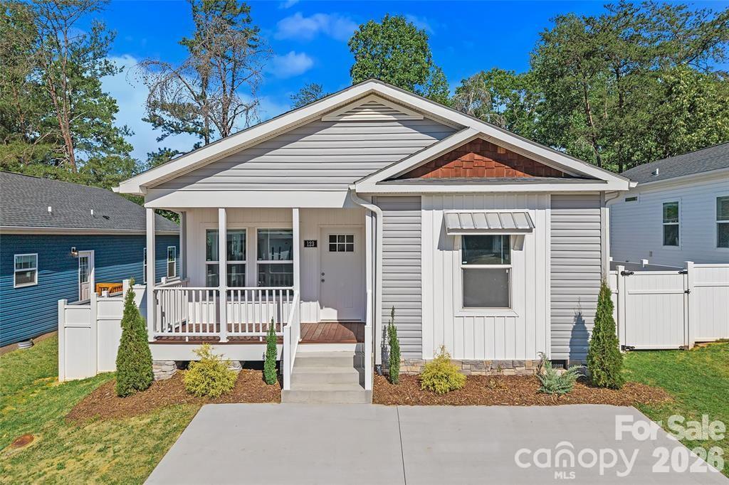124 Bellamy Rd., Asheville, NC 28806