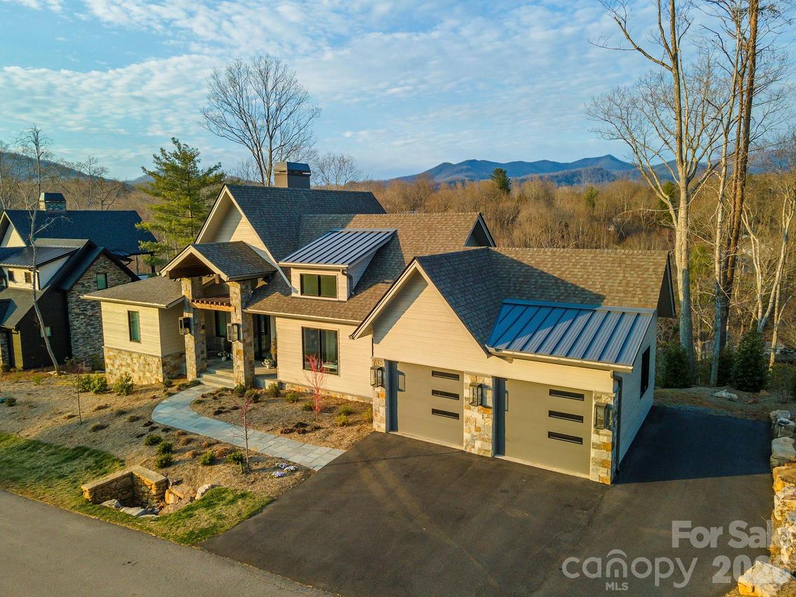 158 Riverbend Forest Dr., Asheville, NC 28805