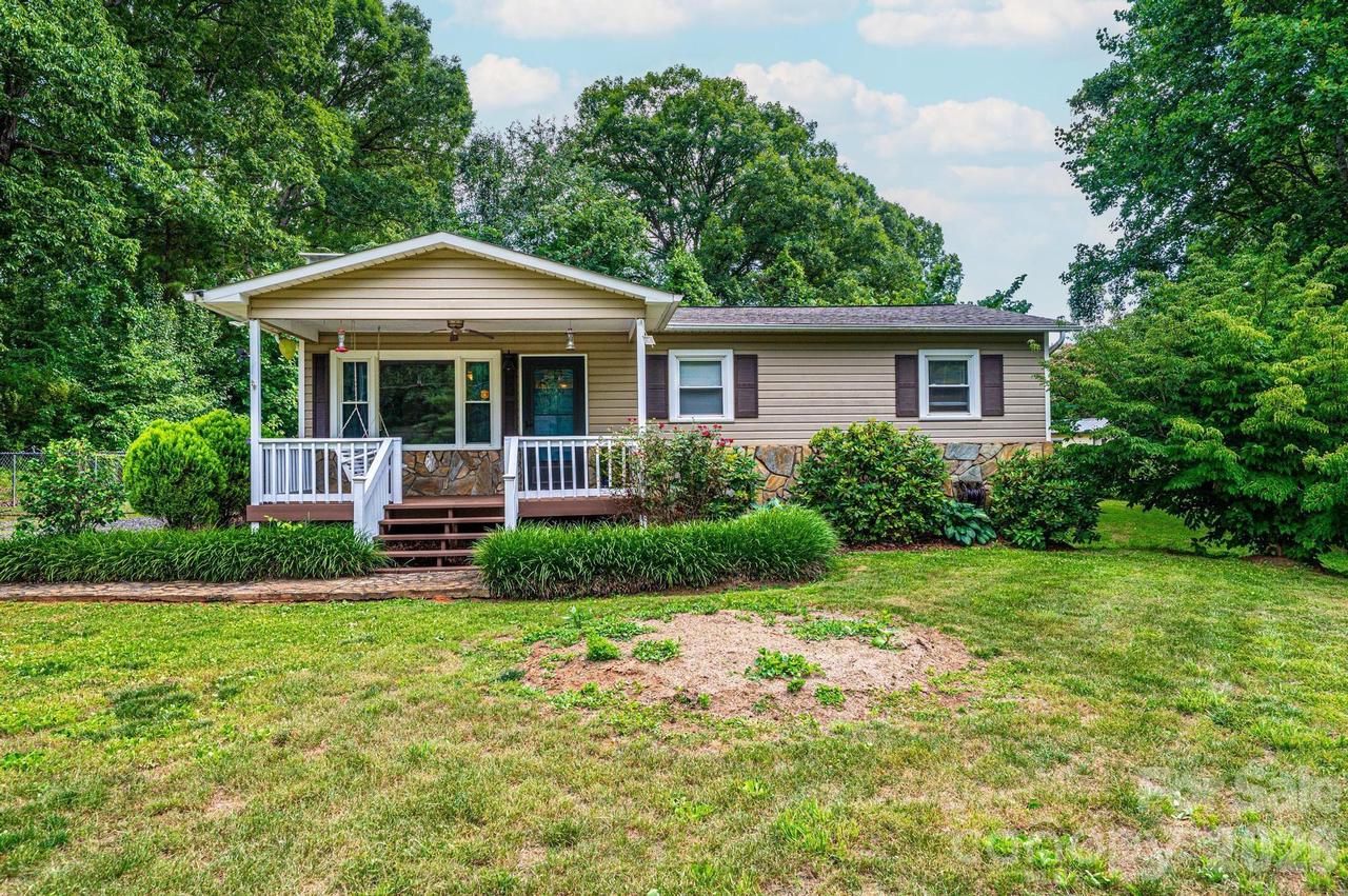 2729 Horseford Rd., Lenoir, NC 28645