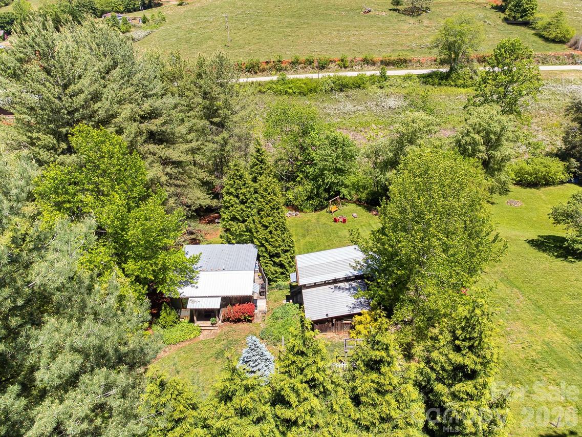 107  111 Hougie Heaven Ln., Franklin, NC 28734