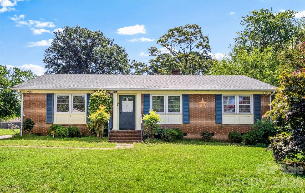 1604 Grantham Dr., High Point, NC 27265