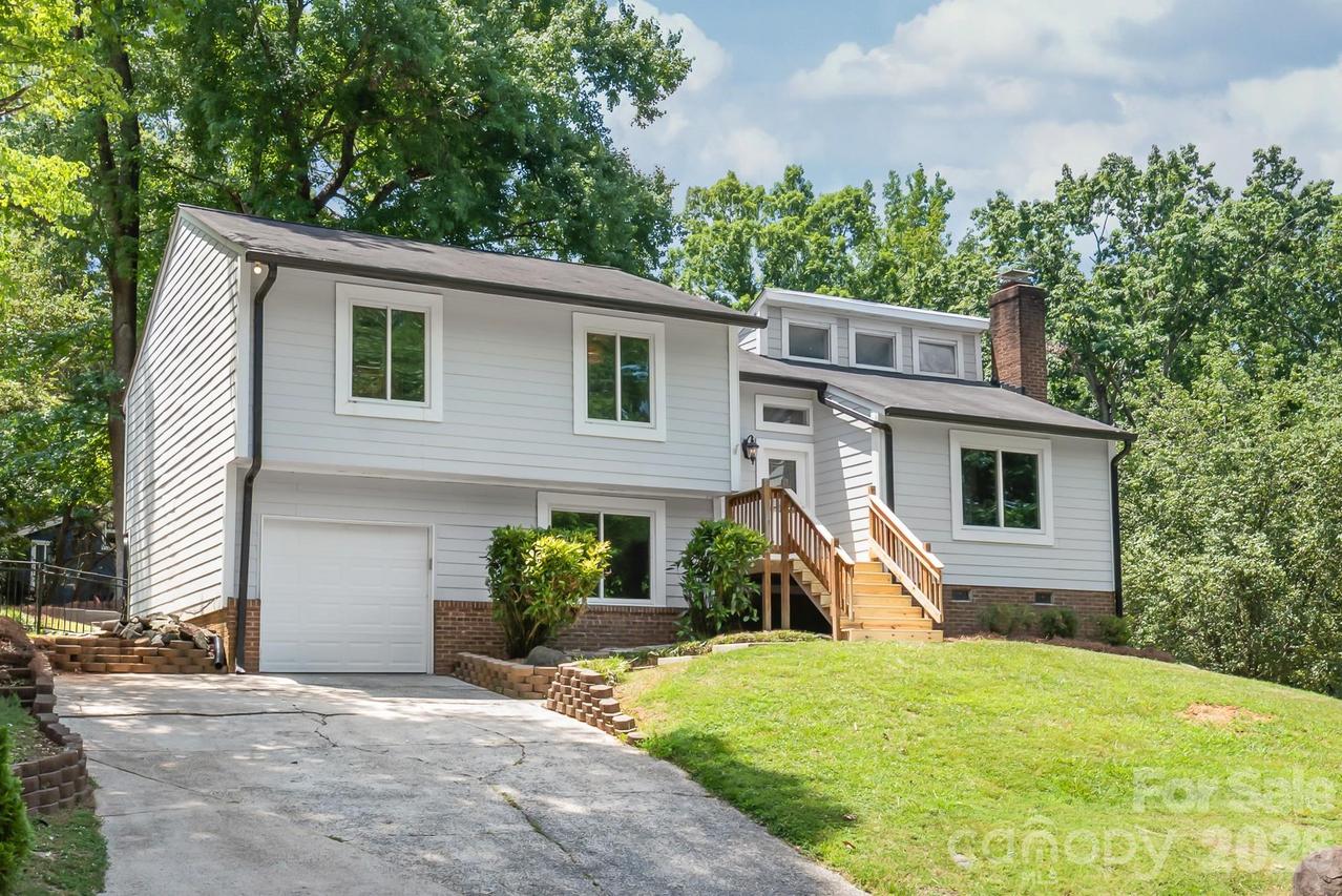 10129 Eagle Ct., Charlotte, NC 28277