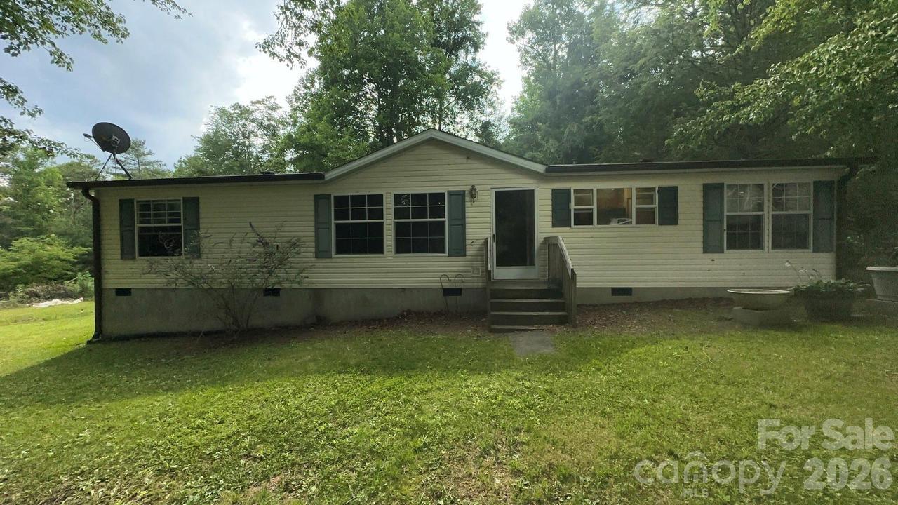 294 E Lester Ln., Hendersonville, NC 28739