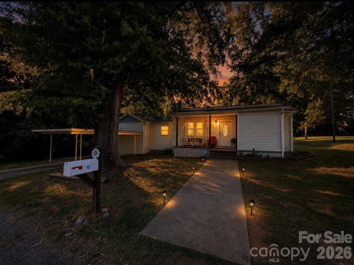 525 Shinn Cir., Norwood, NC 28128