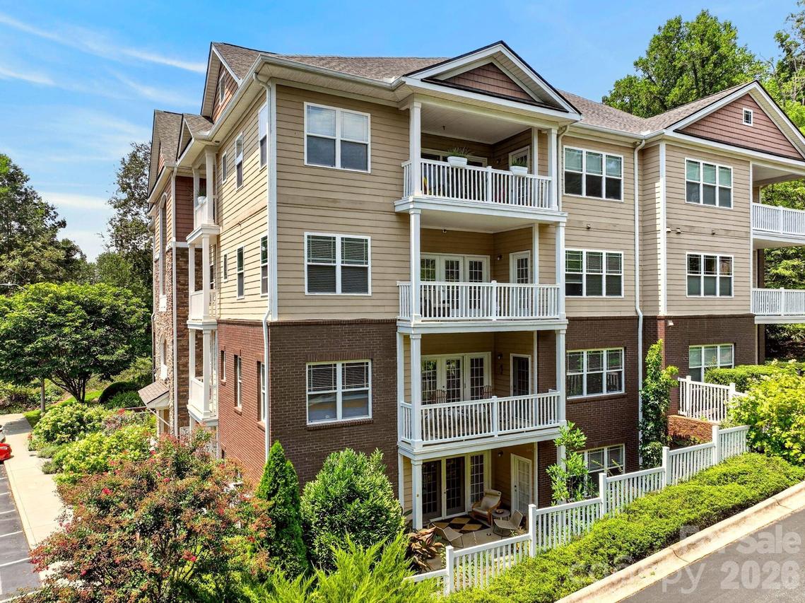 40 Hyannis Dr. #202, Asheville, NC 28804