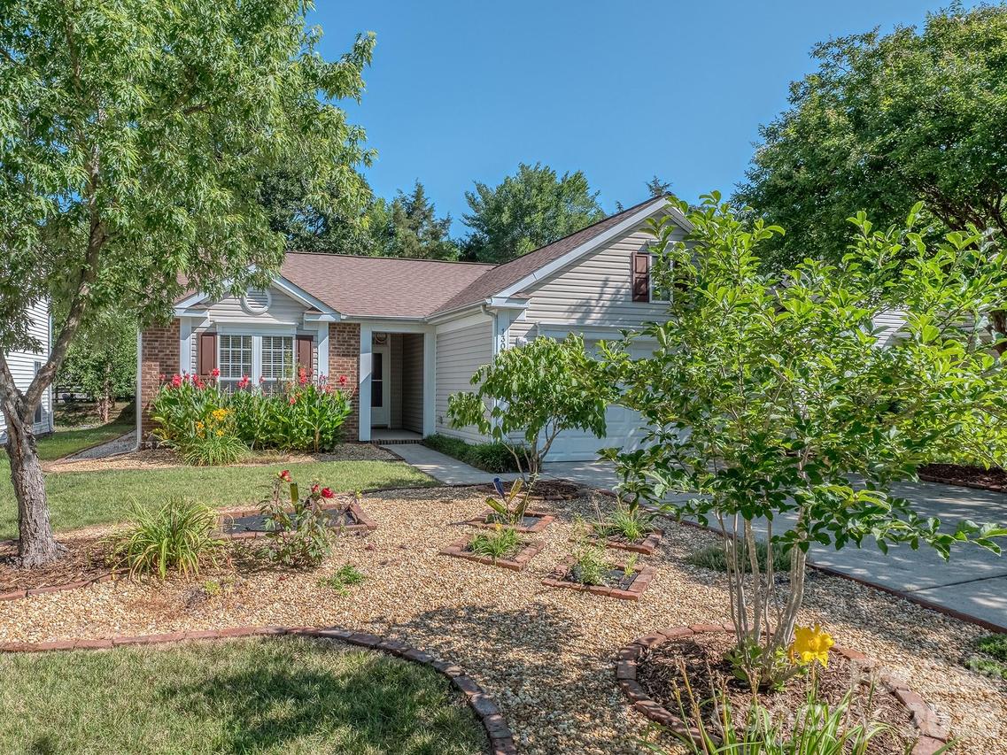 13050 Planters Row Dr., Charlotte, NC 28278