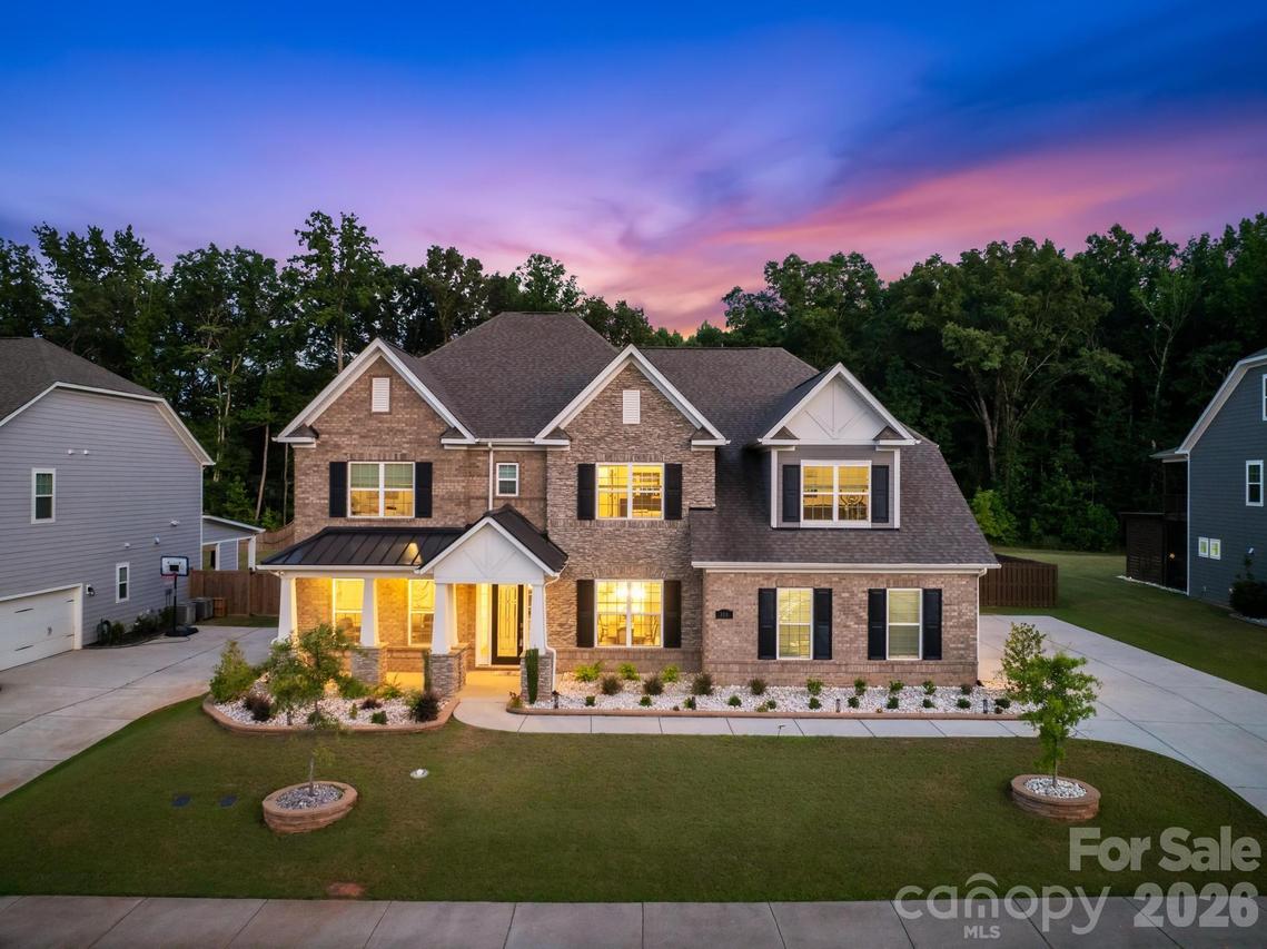 809 Brown Creek Dr., Matthews, NC 28104
