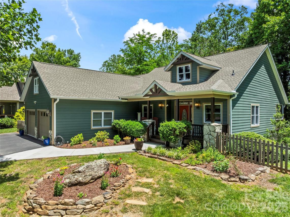 435 Stepping Stone Ln., Waynesville, NC 28786